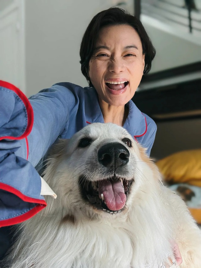 Phụ nữ trung niên và hành trình giữ gìn khí chất tuổi trẻ không cần giả vờ - Ảnh 3.