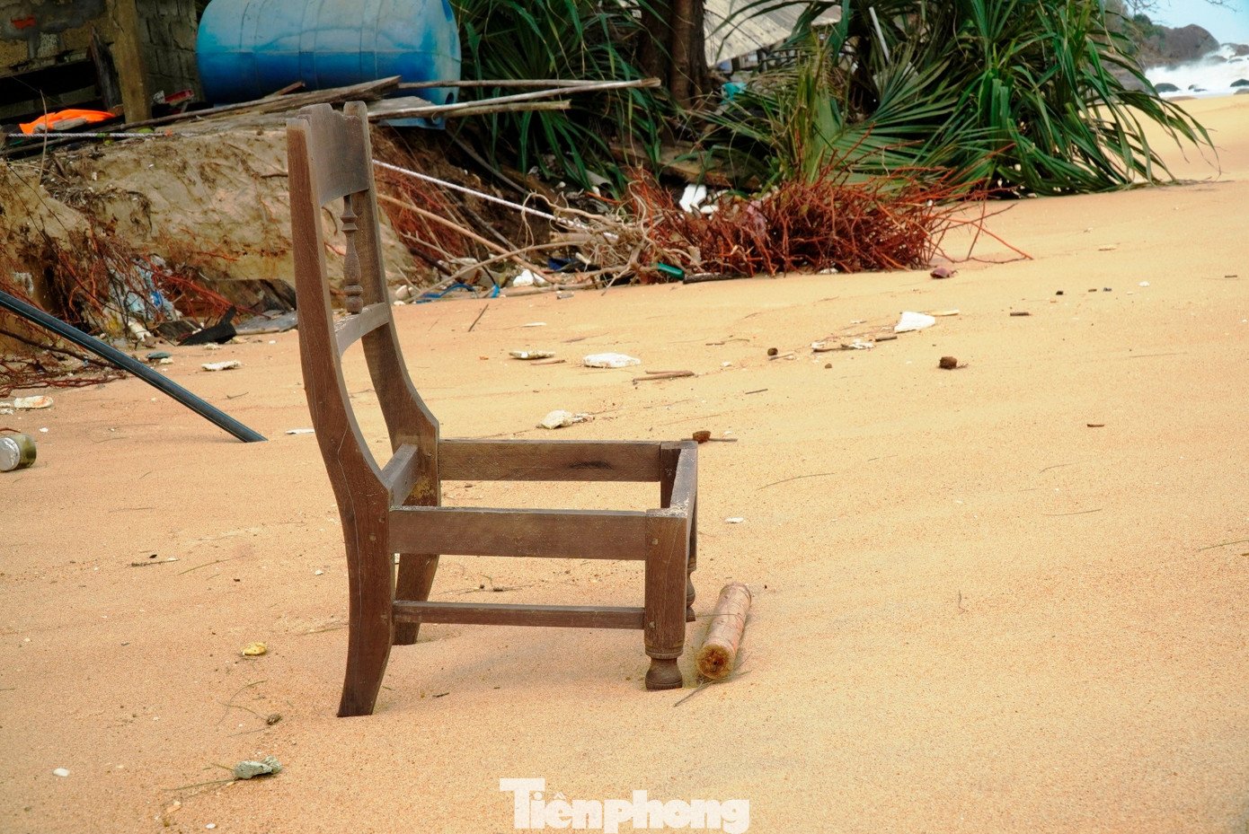 Cảnh tượng chưa từng thấy tại bãi tắm nổi tiếng xứ Huế - 10