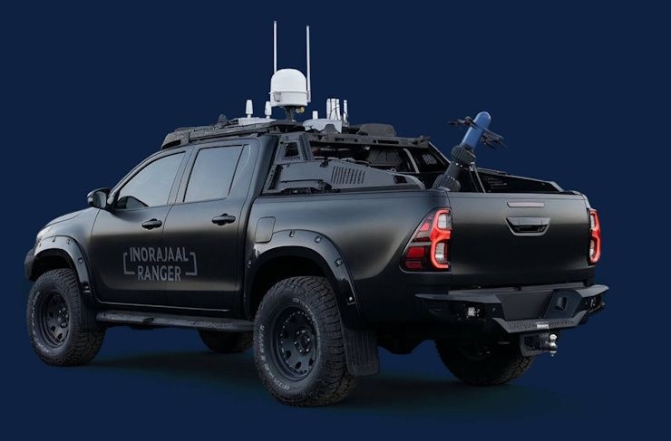 Toyota Hilux bản đặc biệt có thể bắn hạ drone bằng AI, phát hiện mục tiêu từ 10km 3 Toyota Hilux - Ảnh 3.