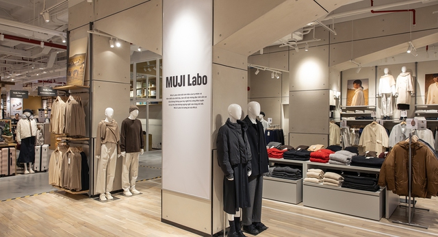 Khách hàng tấp nập đến MUJI Lê Thánh Tôn trong 3 ngày đầu tái khai trương- Ảnh 4.