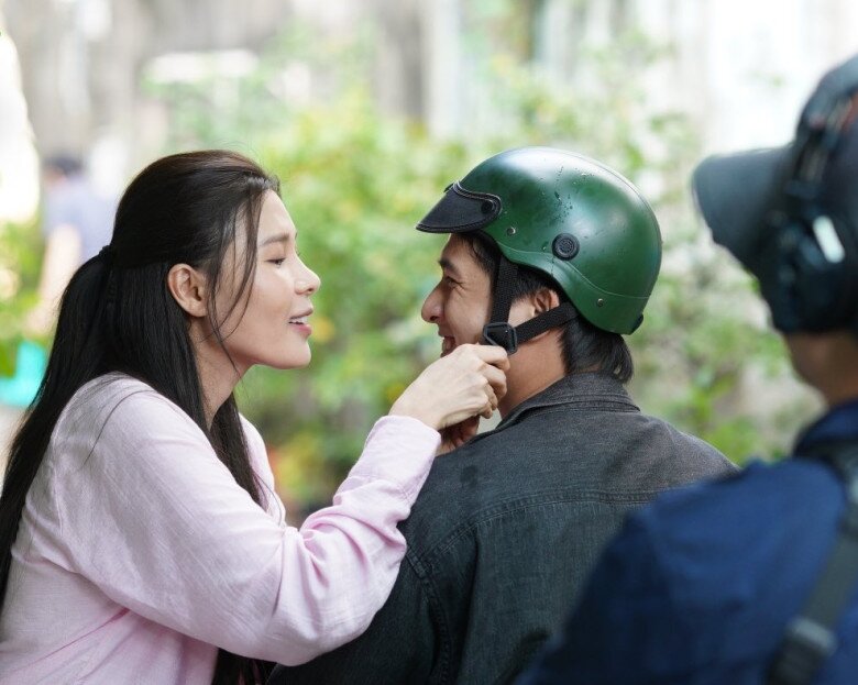 Thúy Diễm và Trương Minh Thảo trong phim Cưới Vợ Cho Cha.