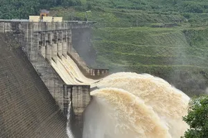 Ứng phó bão số 15, Đà Nẵng lệnh cho 5 thủy điện xả nước đón lũ
