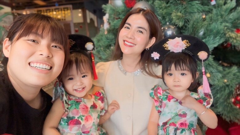 Sao Việt 24h: Con gái Kha Ly và Thanh Trúc ôm hôn thân thiết, từ nhỏ đã "dính" nhau như 2 "công chúa sinh đôi" 3 “Xỉu up xỉu down” trước vẻ đáng yêu của 2 cô công chúa nhỏ nhà Kha Ly và Thanh Trúc.