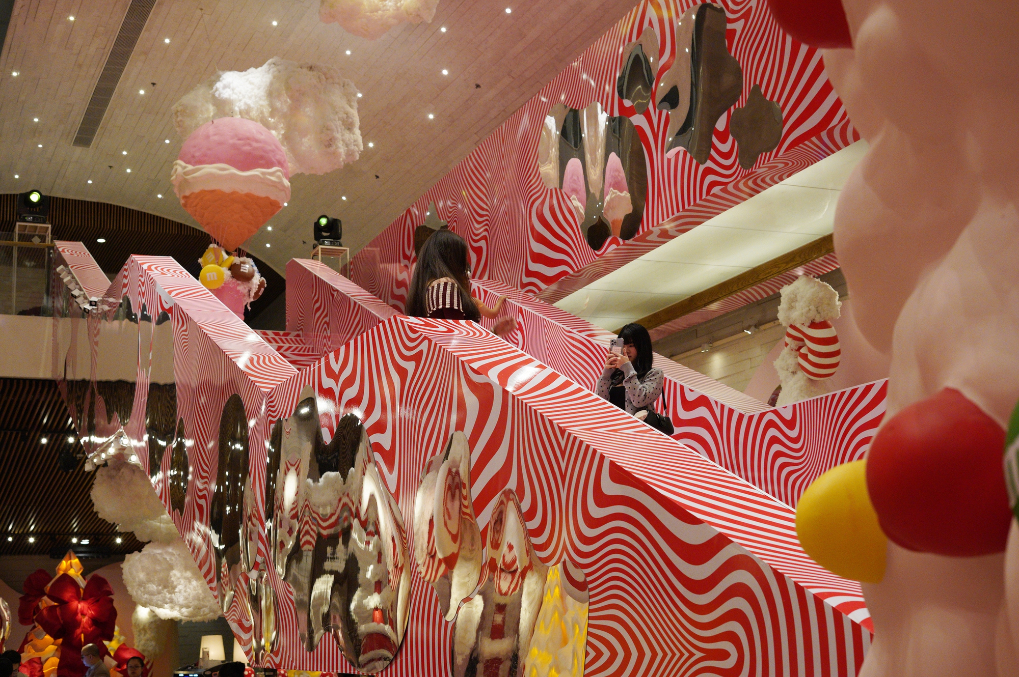 Cận cảnh quán cà phê Giáng sinh 200k/giờ ở TP.HCM, đáng thì thấy đáng nhưng trải nghiệm thì thật sự chưa xứng!- Ảnh 14.