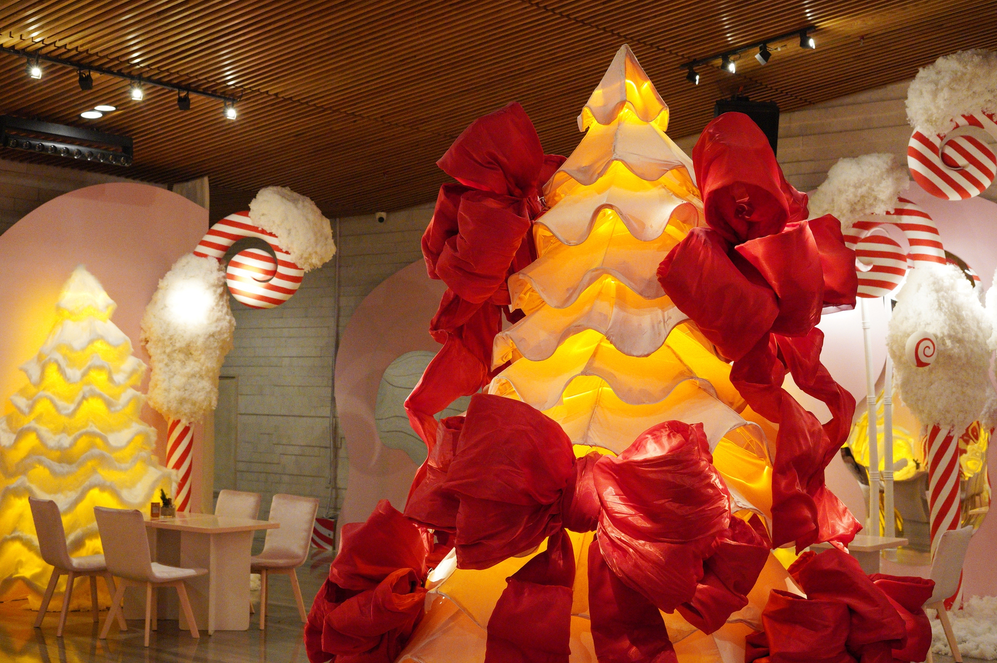 Cận cảnh quán cà phê Giáng sinh 200k/giờ ở TP.HCM, đáng thì thấy đáng nhưng trải nghiệm thì thật sự chưa xứng!- Ảnh 15.