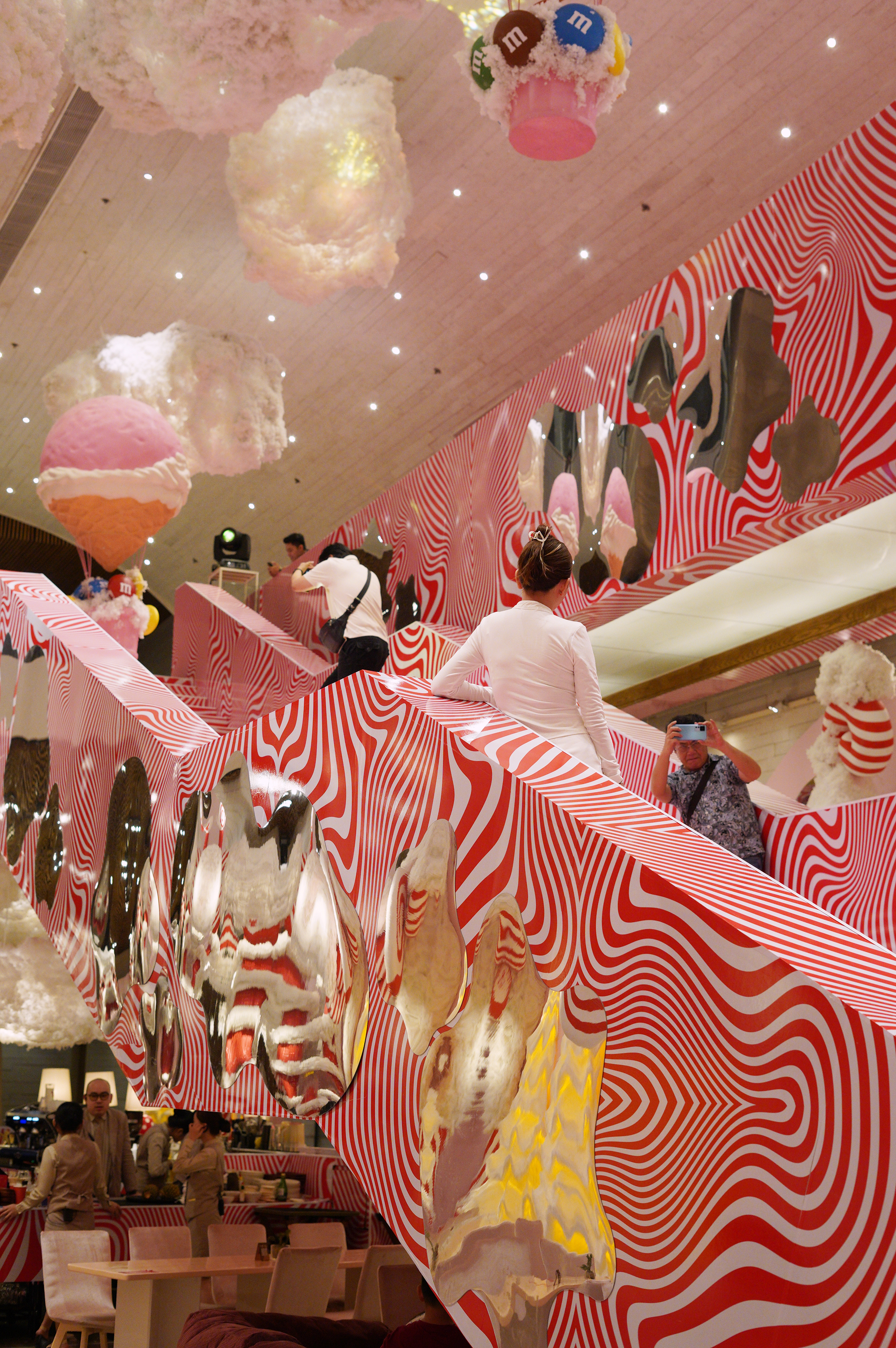 Cận cảnh quán cà phê Giáng sinh 200k/giờ ở TP.HCM, đáng thì thấy đáng nhưng trải nghiệm thì thật sự chưa xứng!- Ảnh 17.