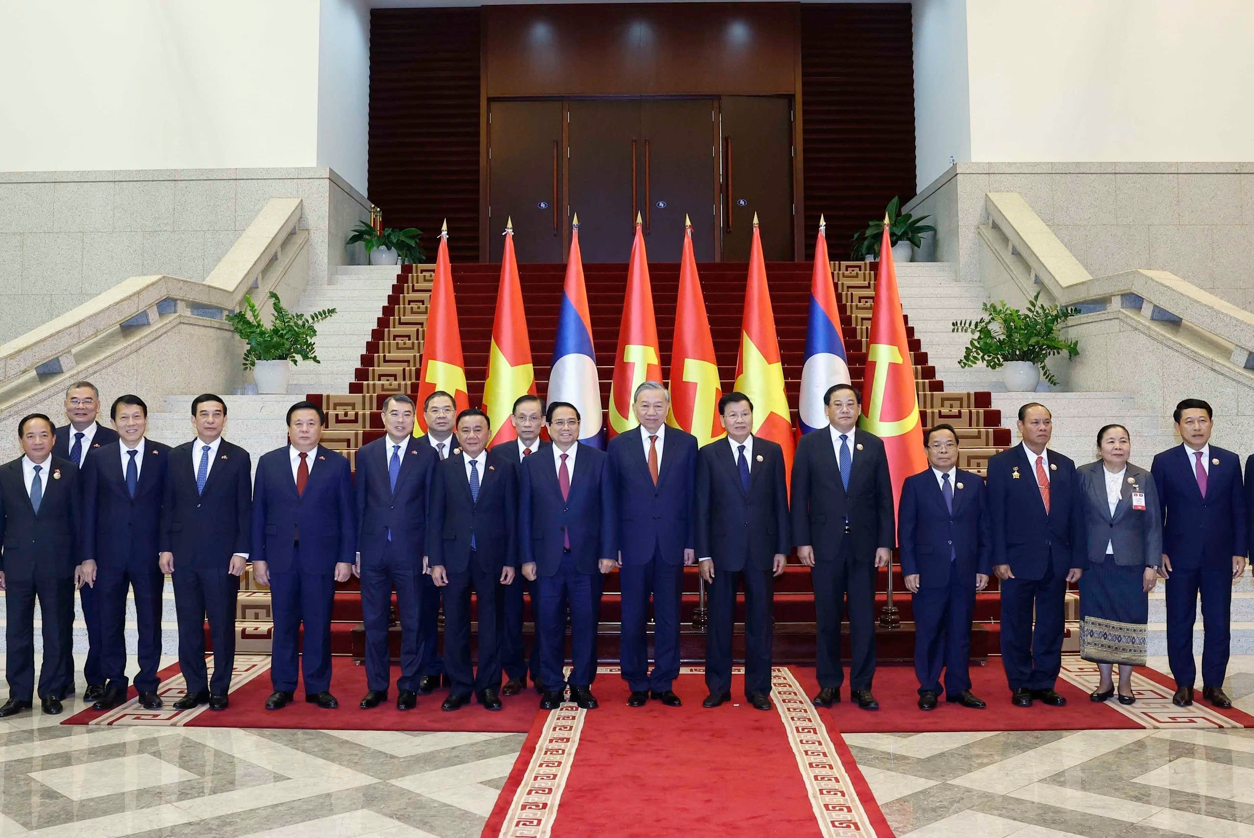 Việt Nam và Lào thúc đẩy khu công nghiệp chung, cao tốc Hà Nội - Vientiane 4 Lào - Ảnh 4.