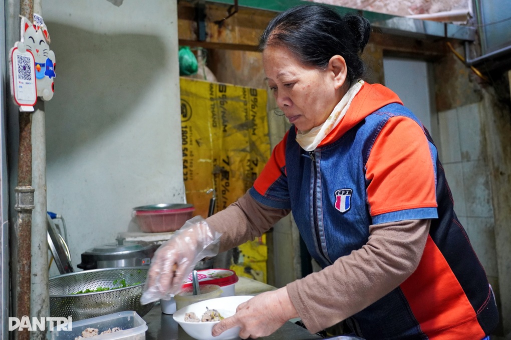 Bát phở 25.000 đồng trong quán rẻ nhất Hà Nội, nhiều năm không tăng giá - 2