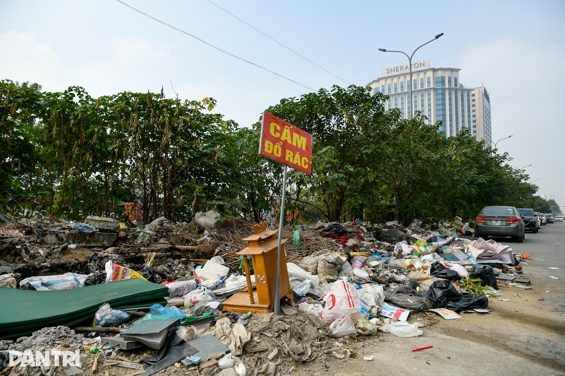 Hà Nội: Cư dân khổ sở vì sống cạnh bãi rác, ở tầng cao không dám mở cửa sổ - 8