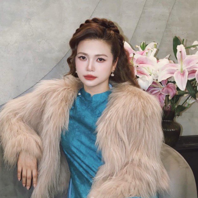 Nữ NSƯT đang gây sốt trong phim giờ vàng 'Gia đình trái dấu' ở tuổi trung niên nhan sắc vẫn rực rỡ - 8