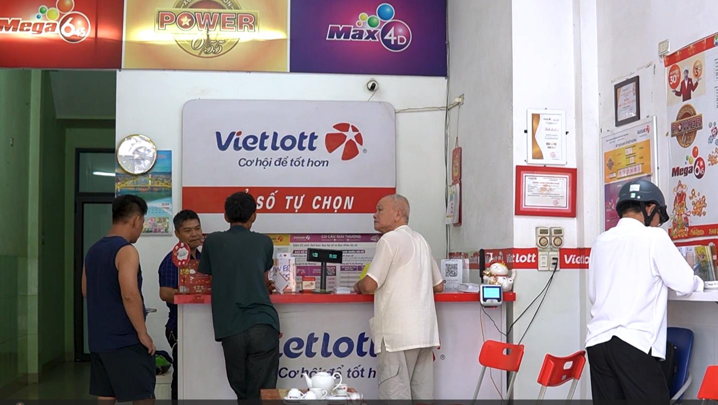 Điểm bán vé số trúng ở Thanh Hóa: “Quan trọng là cảm xúc khách hàng” 2 Điểm bán vé số trúng ở Thanh Hóa: “Quan trọng là cảm xúc khách hàng” - Ảnh 2.