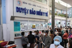 Vì sao tăng mức đóng BHYT khi miễn viện phí?