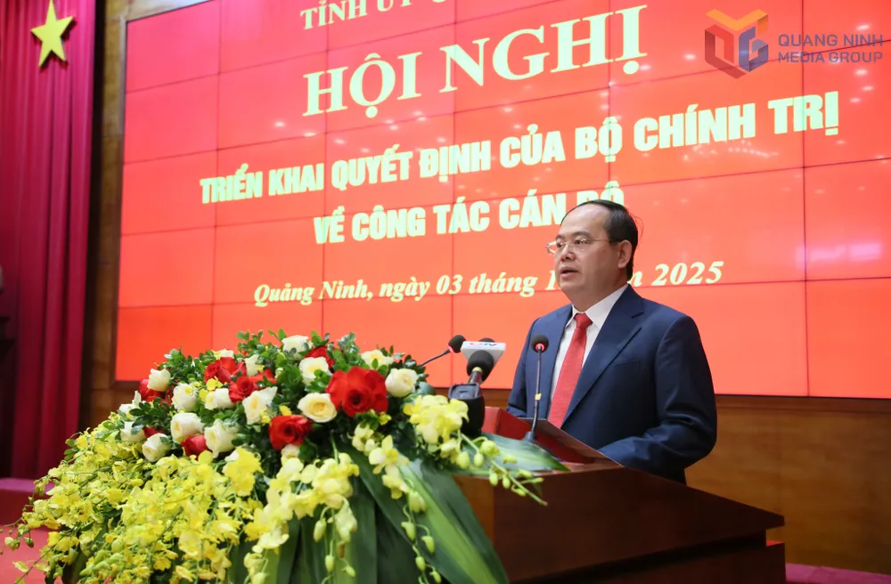 Tân Bí thư Tỉnh ủy Quảng Ninh Quản Minh Cường phát biểu nhận nhiệm vụ. Ảnh: QMG quang-ninh-co-tan-bi-thu-tinh-uy-3.jpg