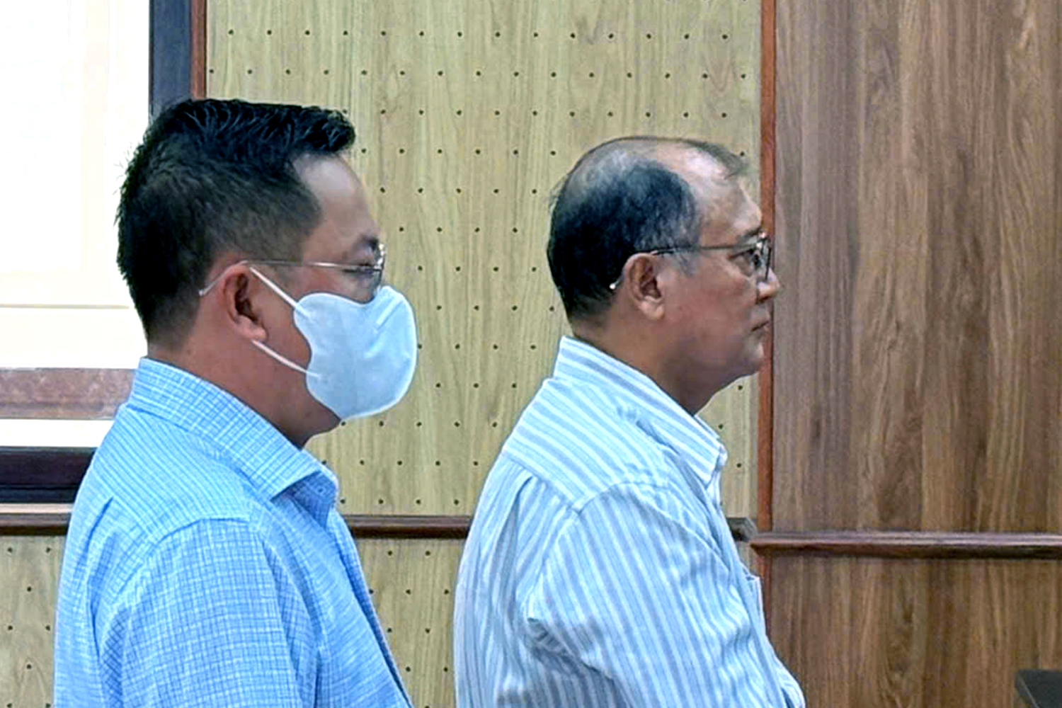 Sai phạm ở gói thầu 38 tỉ đồng, cựu giám đốc Sở Y tế Bà Rịa - Vũng Tàu lãnh 5 năm tù 2 giám đốc Sở Y tế - Ảnh 2.