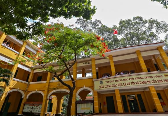 Quân y viện Coste, Trường THPT Trưng Vương