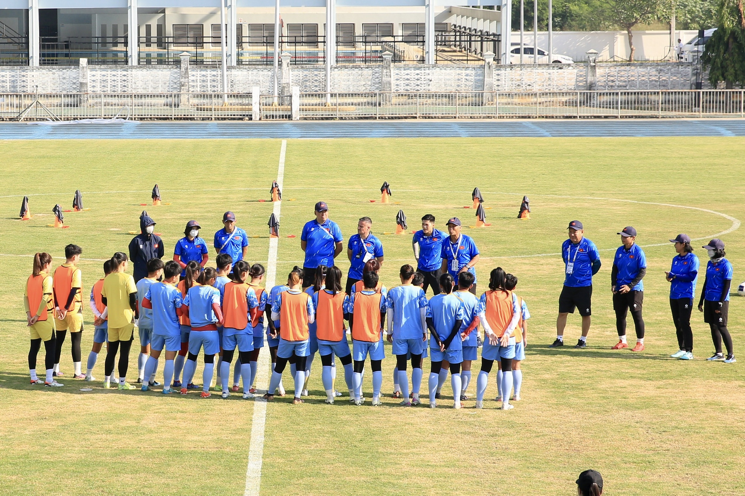 Xuất hiện thêm kênh phát đội tuyển nữ Việt Nam đấu Malaysia: Tập dưới nắng gắt, chạy vẫn cực sung- Ảnh 5.