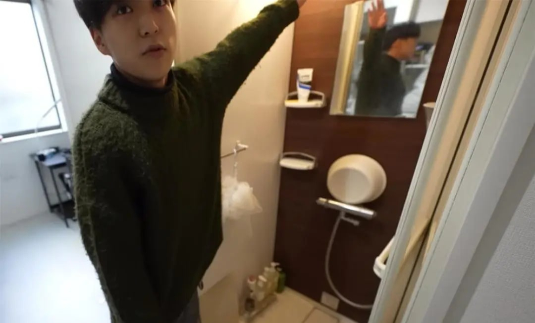 Căn phòng 8m² gây sốc giữa Hồng Kông, nhỏ như hộp diêm nhưng chủ nhân khẳng định: Không muốn xa rời- Ảnh 9.