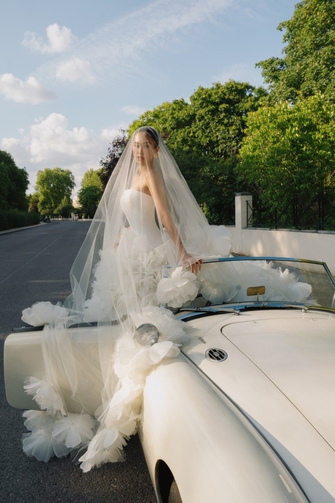 Điều lạ của Hà Tăng và anh em nhà tỷ phú trước thềm siêu hôn lễ Tiên Nguyễn