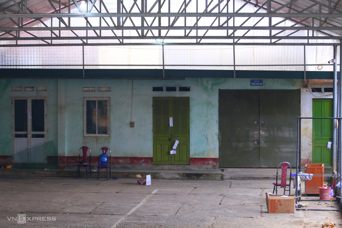 Khu nhà bếp và nhà vệ sinh của trụ sở đã bị niêm phong, ngày 1/12. Ảnh: Phạm Dự