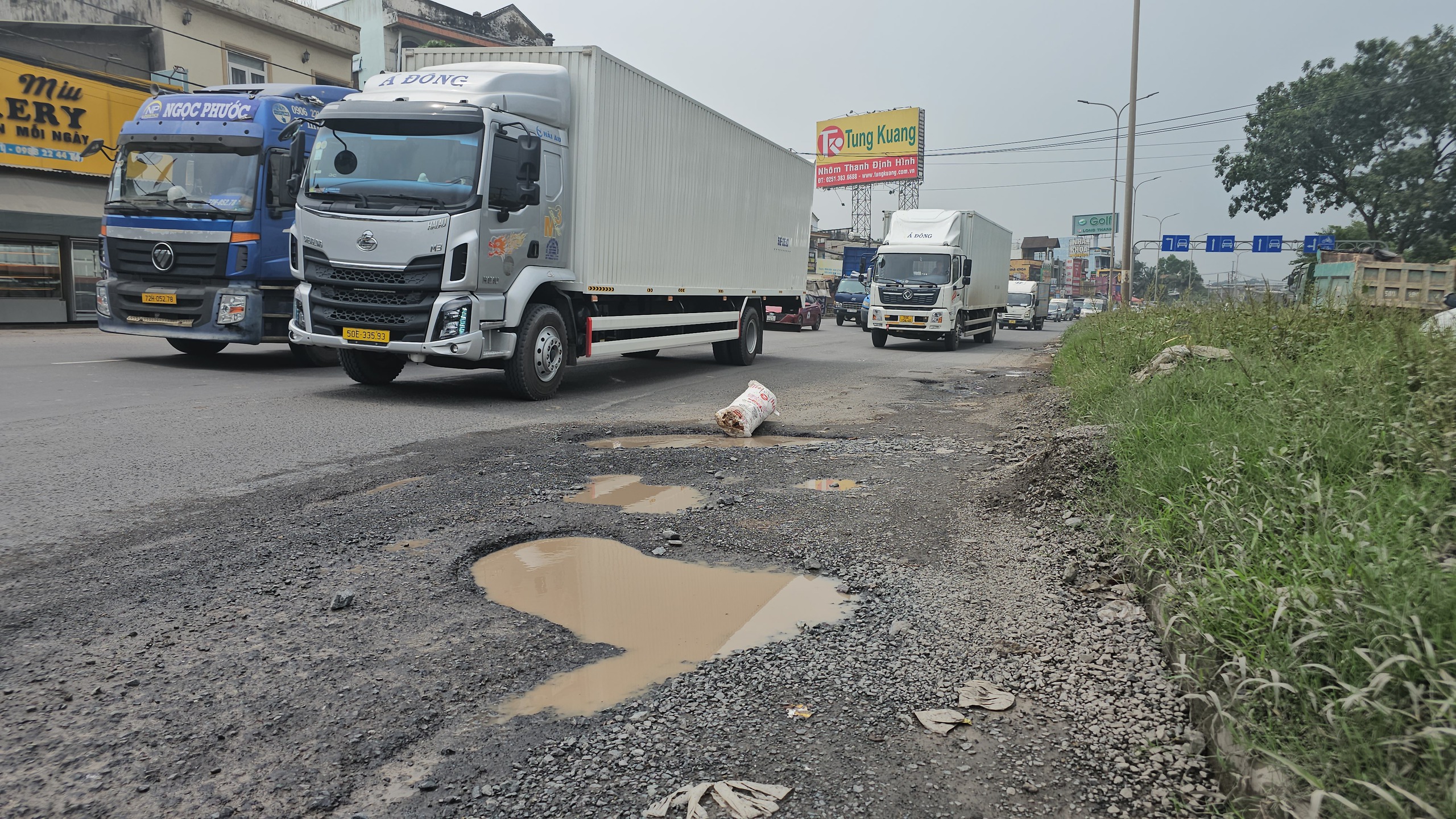 Chủ tịch UBND tỉnh Đồng Nai kiểm tra tình hình giao thông quốc lộ 51 - Ảnh 3.