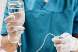 Người phụ nữ 56 tuổi ở Hà Nội nhập viện gấp vì men gan cao gấp 100 lần, thừa nhận một sai lầm nhiều người Việt mắc phải