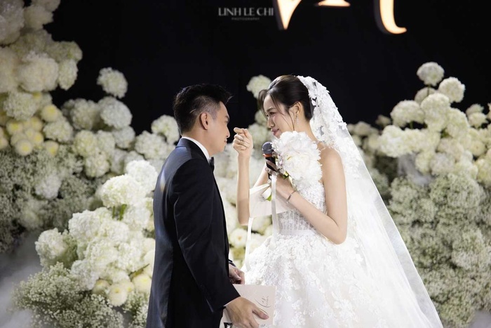 Hoa hậu Đỗ Thị Hà bất ngờ gây tranh cãi vì đoạn clip 30 giây 3 Hoa hậu Đỗ Thị Hà bất ngờ gây tranh cãi vì đoạn clip 30 giây