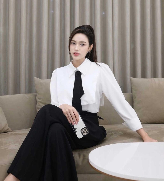 Hoa hậu Đỗ Thị Hà bất ngờ gây tranh cãi vì đoạn clip 30 giây 2 Hoa hậu Đỗ Thị Hà bất ngờ gây tranh cãi vì đoạn clip 30 giây