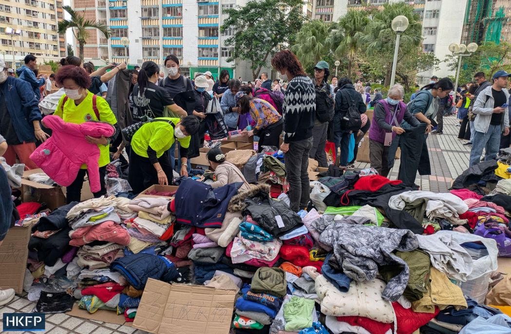 Tròn 1 tuần sau thảm hoạ cháy chung cư Hong Kong: Nạn nhân sống sót nhận thông tin mới từ chính quyền- Ảnh 5. Tròn 1 tuần sau thảm hoạ cháy chung cư Hong Kong: Nạn nhân sống sót nhận thông tin mới từ chính quyền- Ảnh 5.