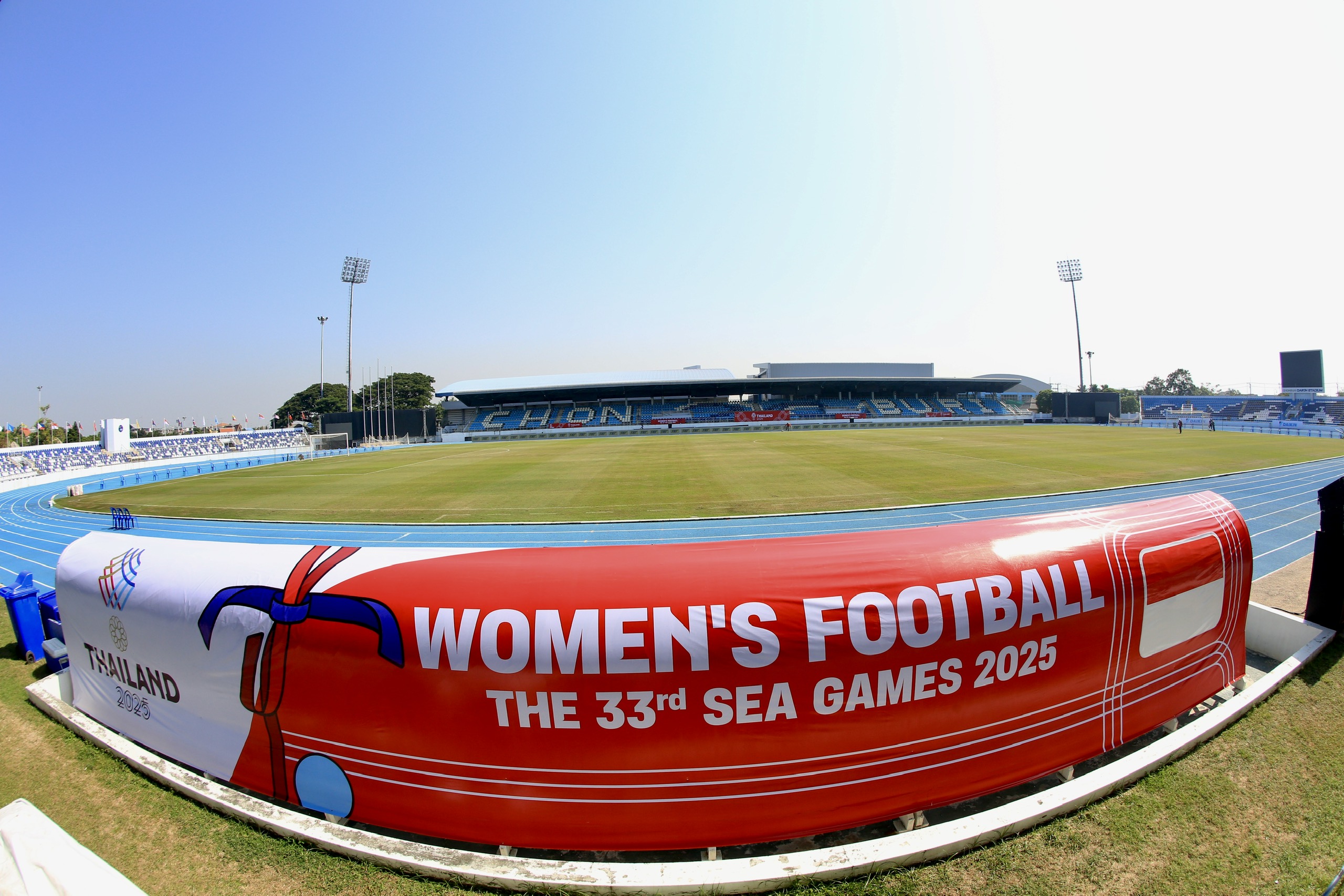 Có gì lạ ở nơi đội tuyển nữ Việt Nam đại chiến Philippines, Myanmar: Sân vẫn chưa sửa xong- Ảnh 8.