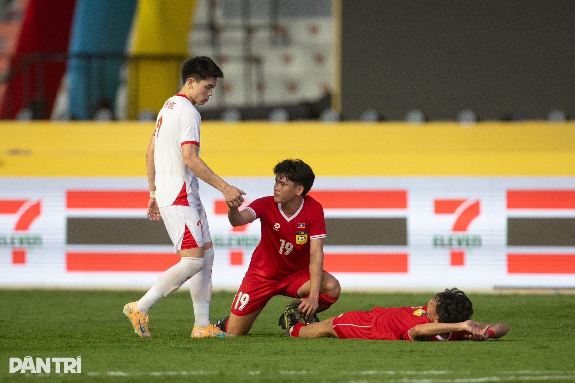 Khoảnh khắc Đình Bắc toả sáng giúp U22 Việt Nam thắng U22 Lào - 12