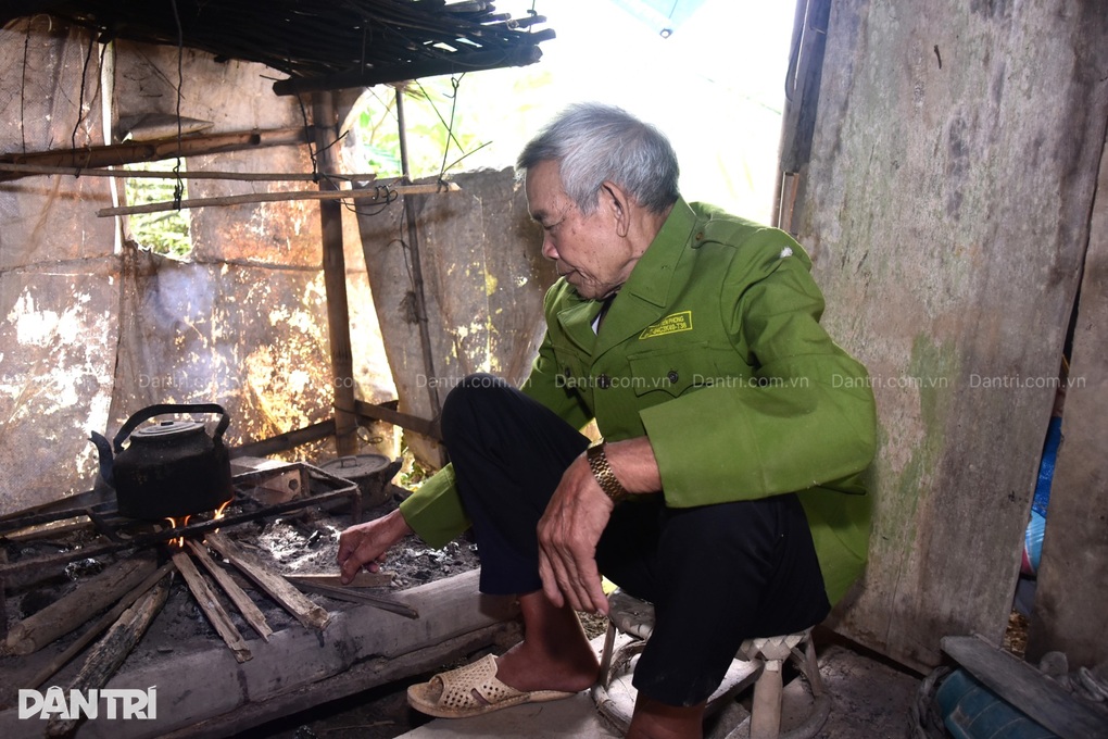 Vợ mất sớm, các con khó nghèo, cụ ông 82 tuổi quen khổ và bệnh tật - 2