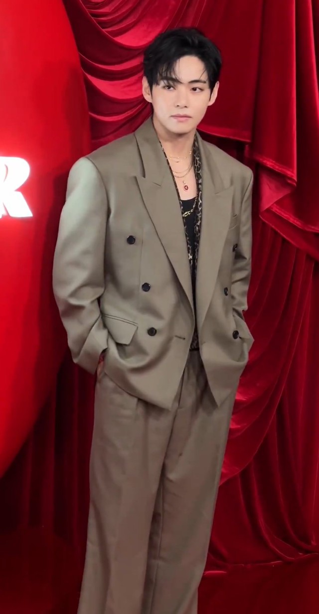 Bộ đồ ngủ khiến Jennie (BLACKPINK) dính tin yêu mãnh liệt nam thần đẹp trai nhất thế giới- Ảnh 5. Bộ đồ ngủ khiến Jennie (BLACKPINK) dính tin yêu mãnh liệt nam thần đẹp trai nhất thế giới- Ảnh 5.