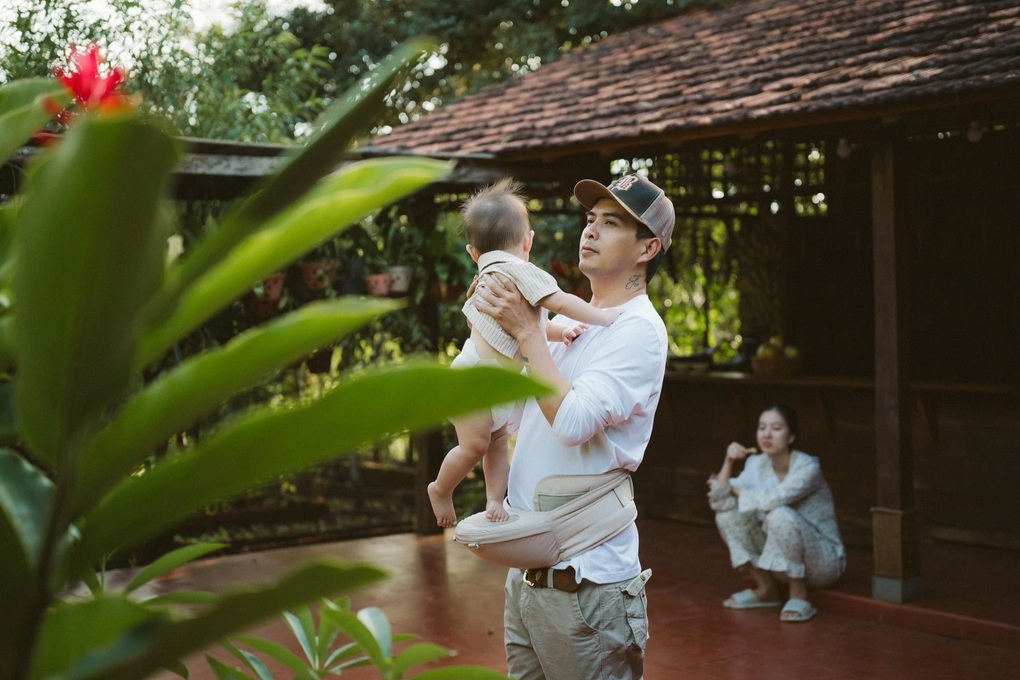 Vợ cao 1,8m nấu ăn gây sốt vì không giống ai, Hồ Quang Hiếu nói gì? - 4