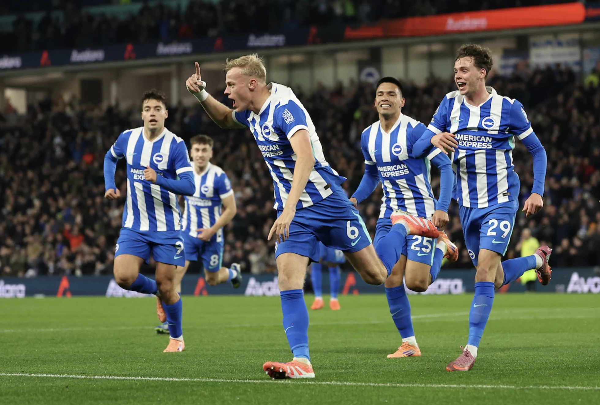 Watkin tỏa sáng, Aston Villa ngược dòng hạ Brighton  trận cầu 7 bàn - Ảnh 3.