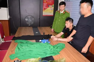 Hải Phòng: Bắt thanh niên người Trung Quốc đập phá kính ô tô trộm cắp tài sản