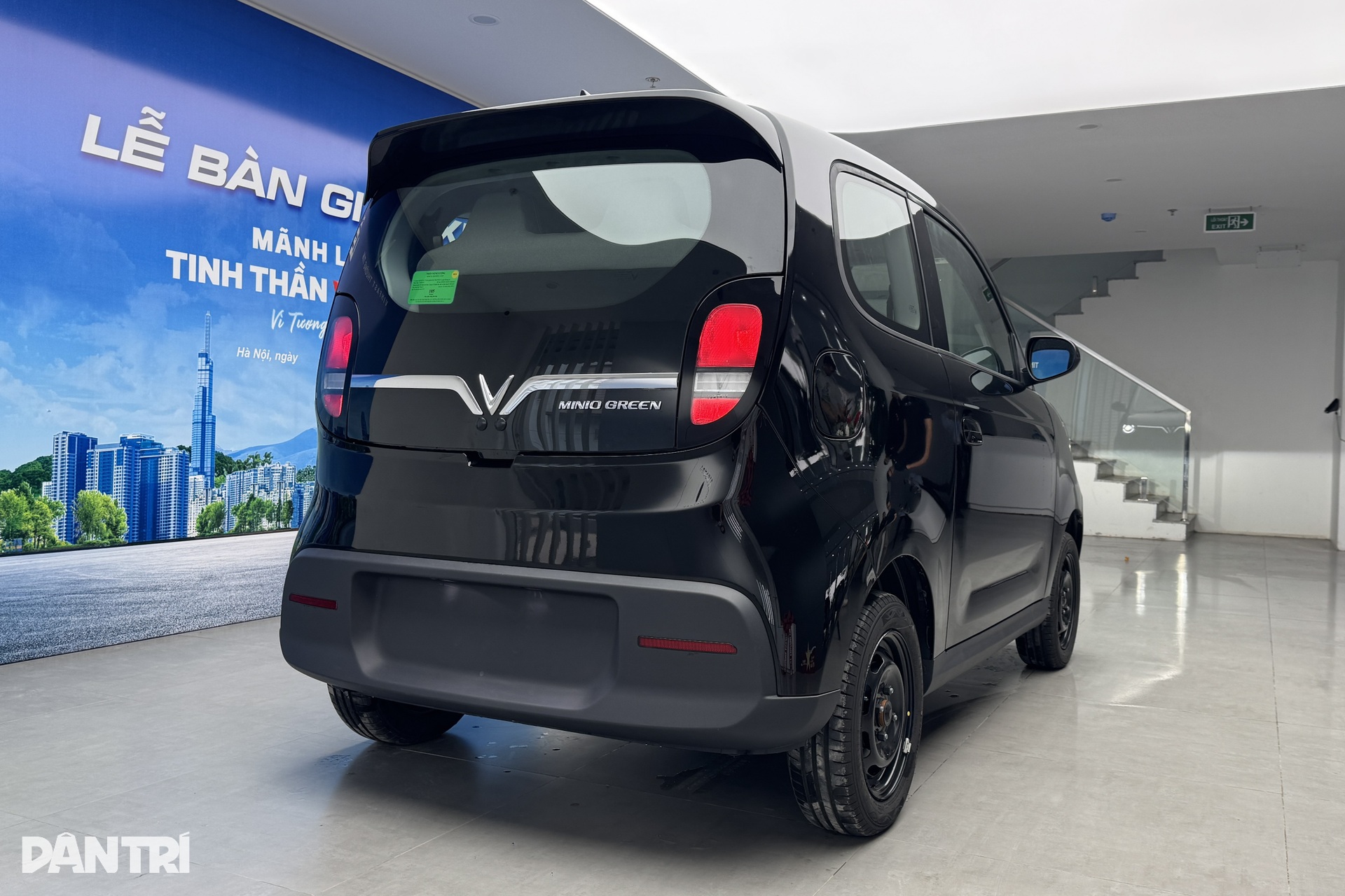 “Soi” ô tô điện rẻ nhất của VinFast mới về đại lý, có điểm nhỉnh hơn VF 3 - 5