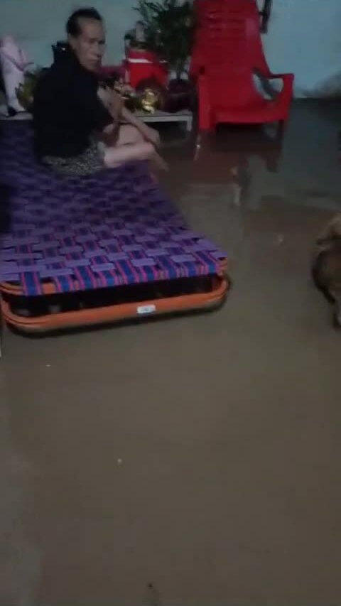 Mưa gây ngập quốc lộ 1 qua Bình Thuận