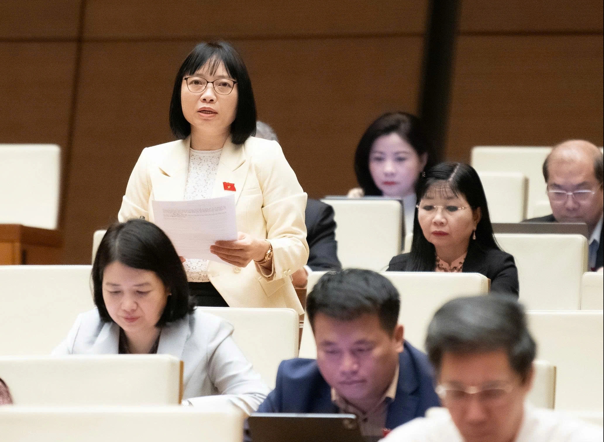 Thi lớp 10 'áp lực nặng nề', học sinh bơ phờ, đờ đẫn, thậm chí tuyệt vọng - Ảnh 2.