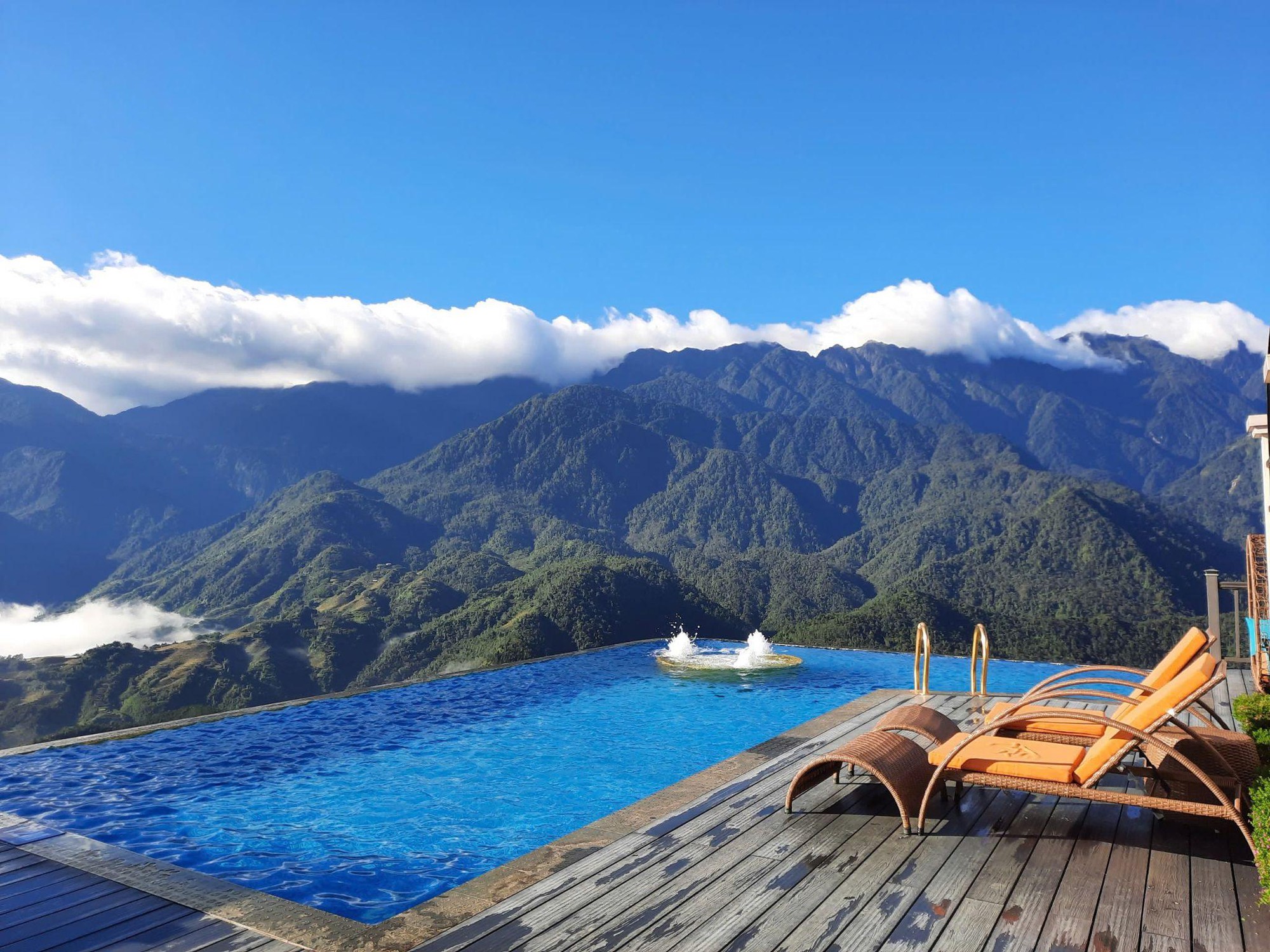 Trải nghiệm view núi chưa từng có tại bể bơi vô cực Pistachio- Ảnh 5. Trải nghiệm view núi chưa từng có tại bể bơi vô cực Pistachio- Ảnh 5.