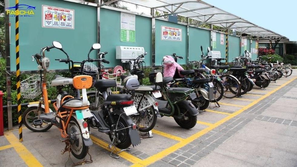 Cấm sạc xe máy điện trong chung cư: Có nhiều giải pháp thay thế - 7