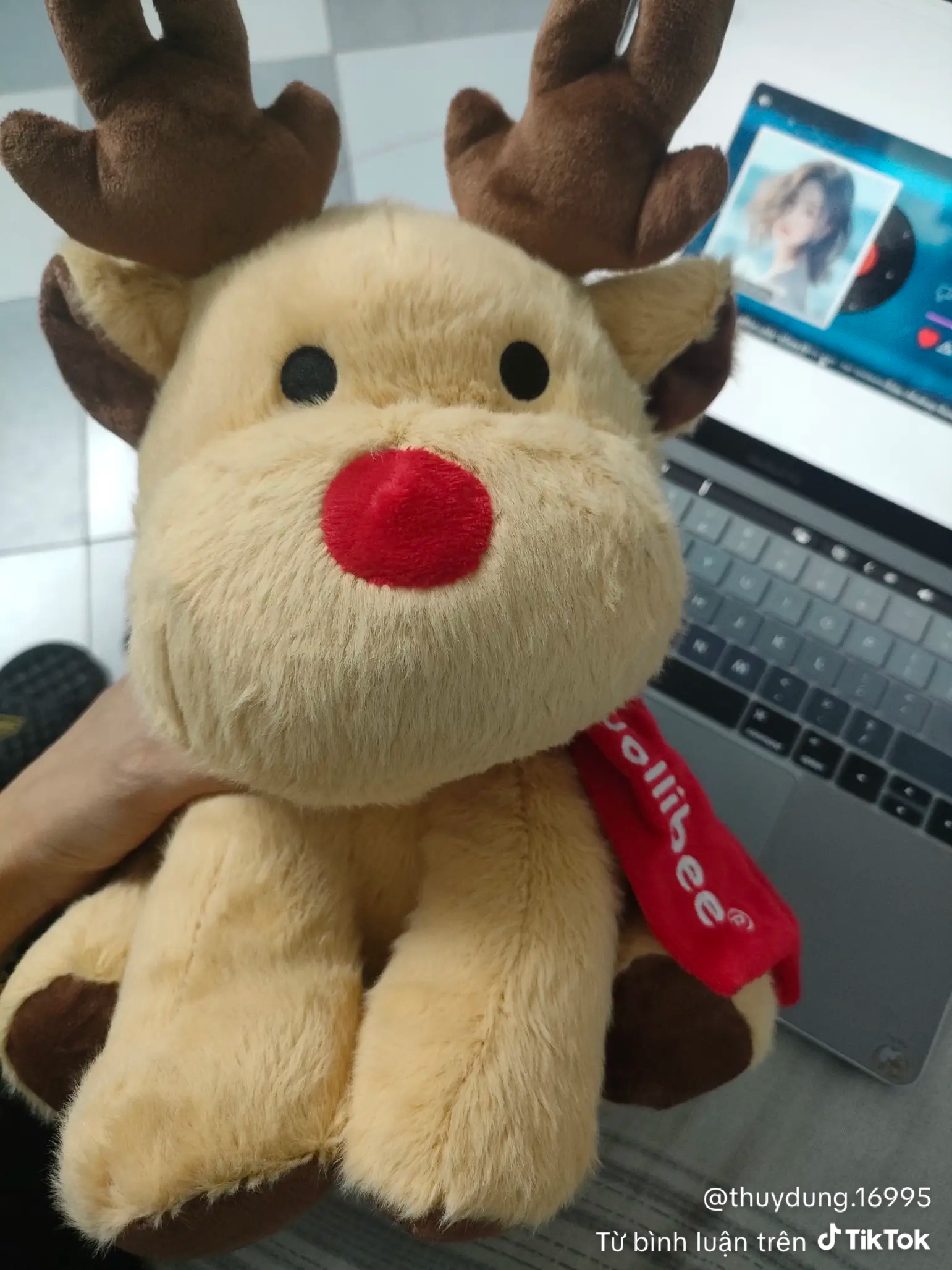 Hàng loạt khách đòi Hàng loạt khách đòi