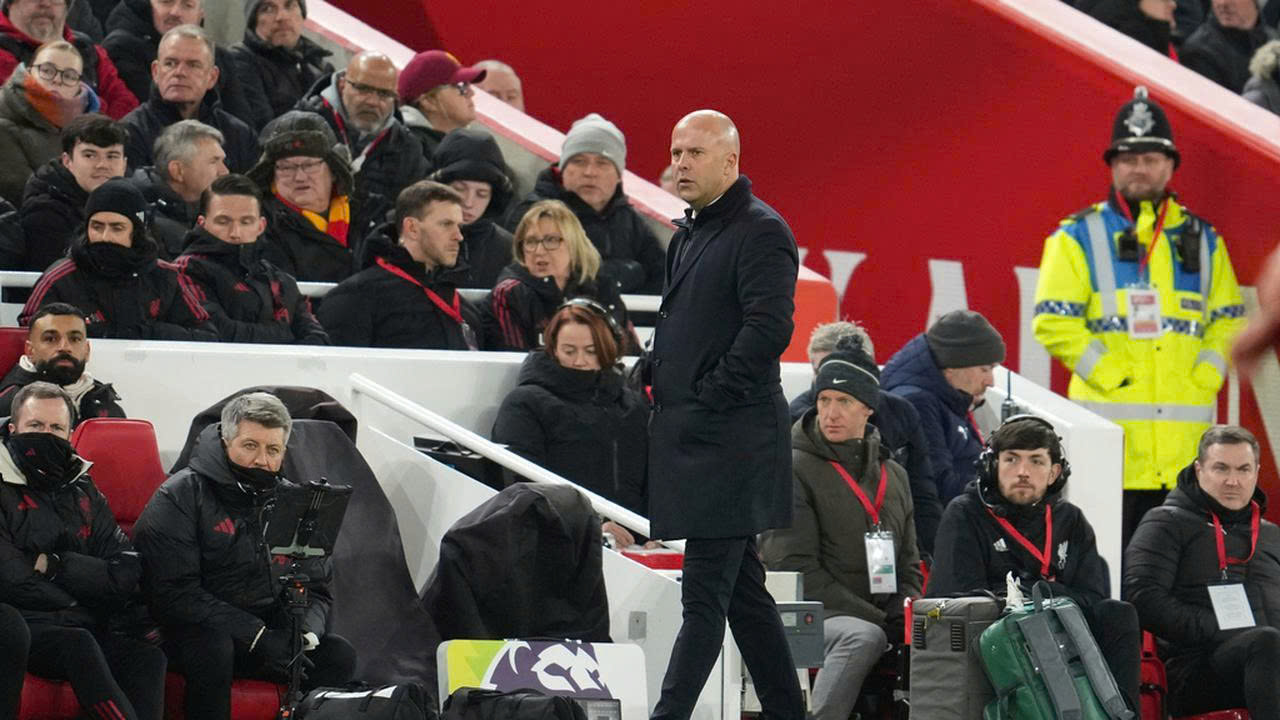 Van Dijk và cái bóng nhạt nhòa của chính mình 4 Van Dijk và cái bóng nhạt nhòa của chính mình - Ảnh 4.