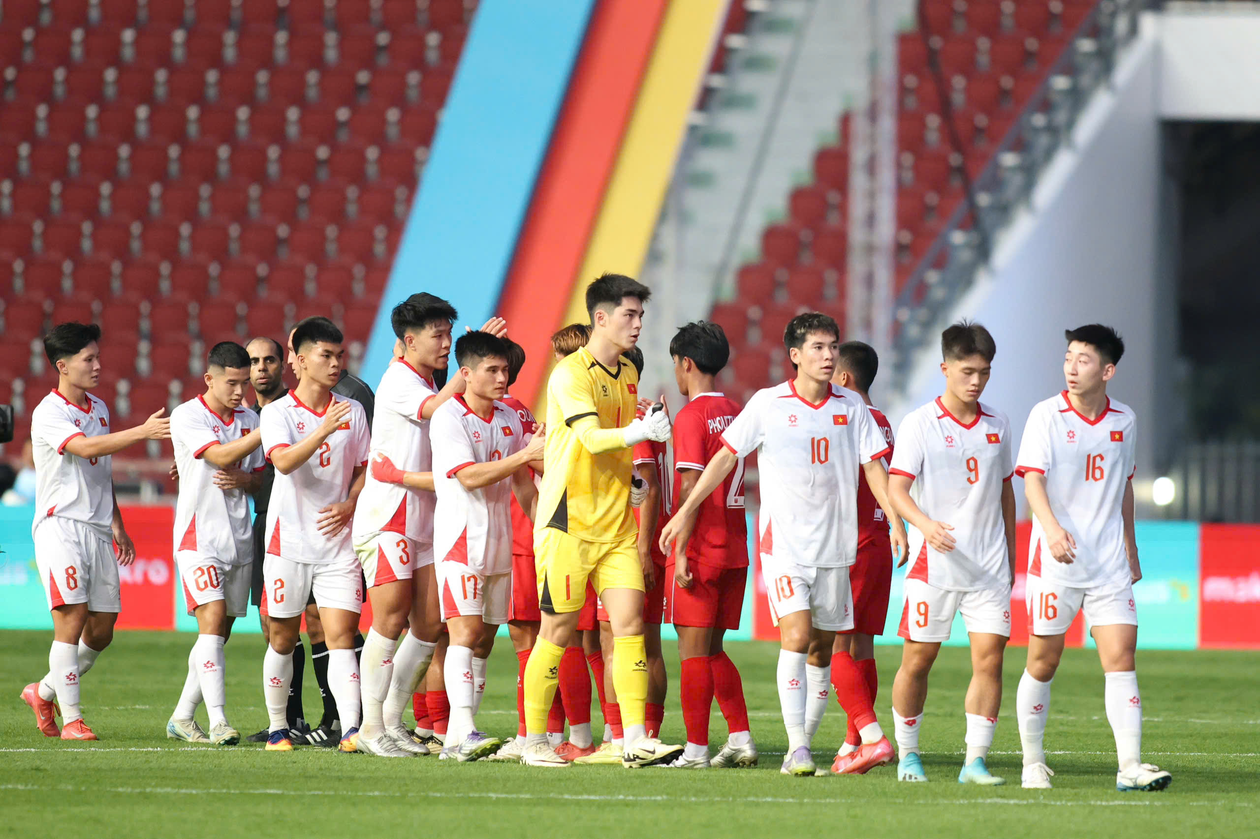 Sếp lớn thể thao Thái Lan lên tiếng về những sự cố nghiêm trọng: ‘Ngân sách ít hơn SEA Games Campuchia’- Ảnh 2. Sếp lớn thể thao Thái Lan lên tiếng về những sự cố nghiêm trọng: ‘Ngân sách ít hơn SEA Games Campuchia’- Ảnh 2.