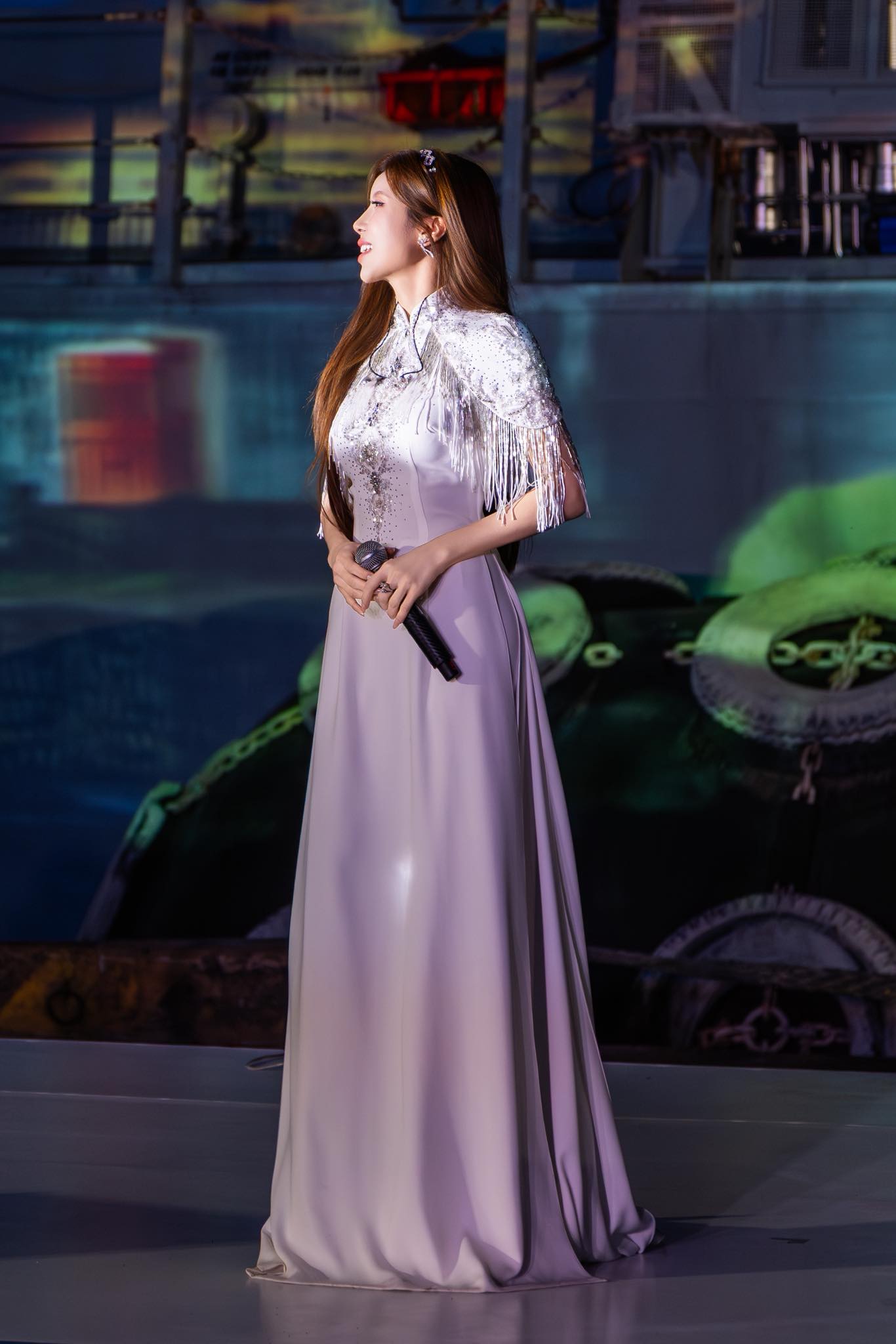 Cháu gái Đại sứ đặc mệnh toàn quyền của Việt Nam: 17 tuổi đã nổi tiếng, tài năng xuất chúng đáng gờm- Ảnh 6.