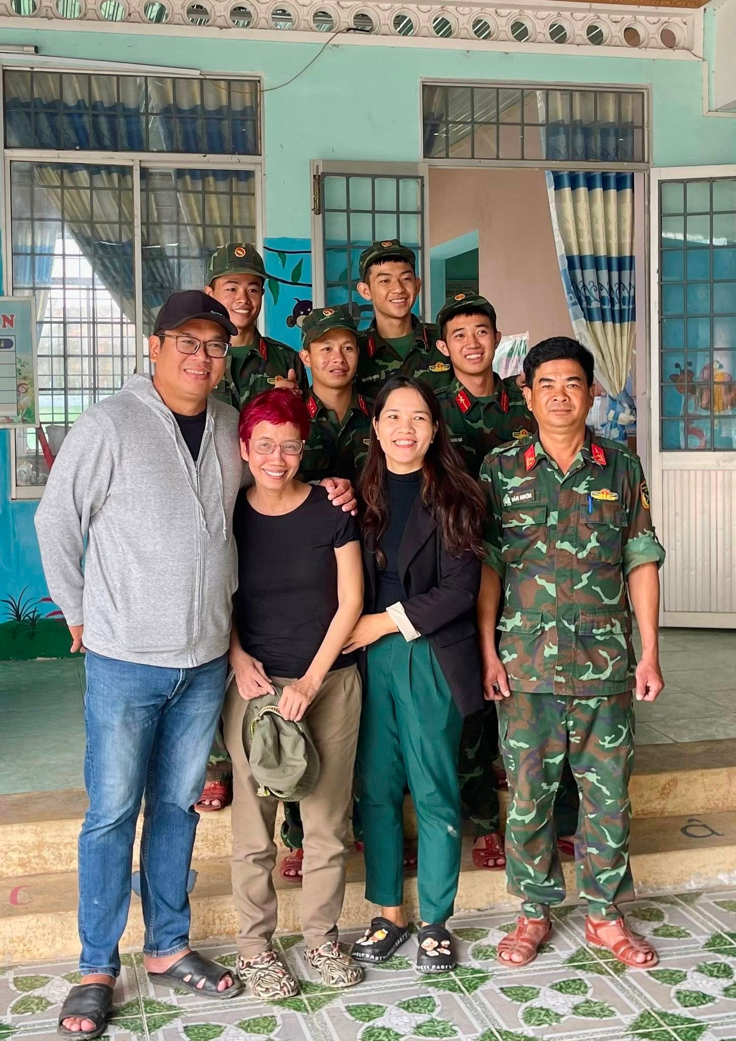 1764835437 123 Khi nhung nguoi tu te gap nhau dung luc