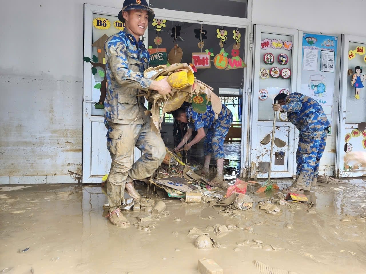 1764835444 578 Khi nhung nguoi tu te gap nhau dung luc