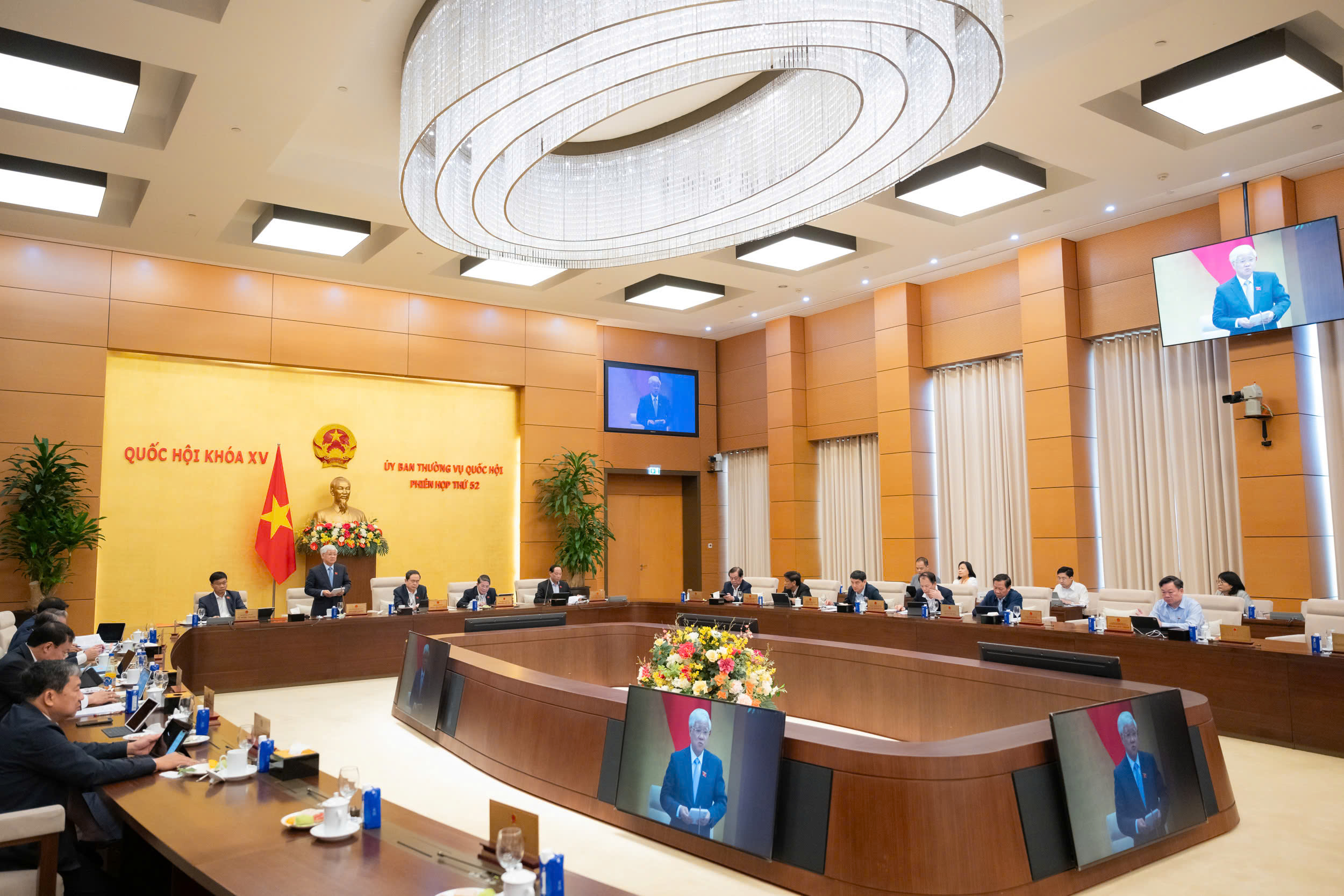 Thống nhất 1 bộ sách giáo khoa, Nhà nước biên soạn hay xã hội hóa?- Ảnh 2. Thống nhất 1 bộ sách giáo khoa, Nhà nước biên soạn hay xã hội hóa?- Ảnh 2.