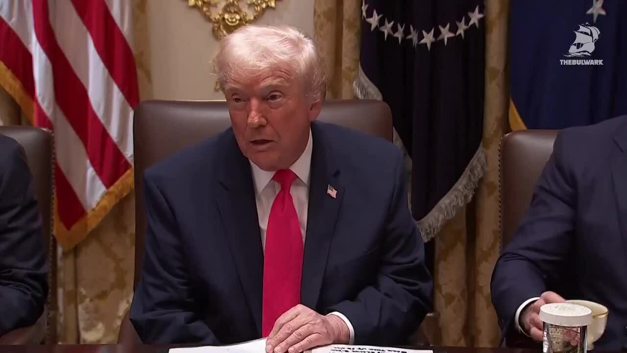 Tổng thống Trump nói về giá thuốc khi họp nội các