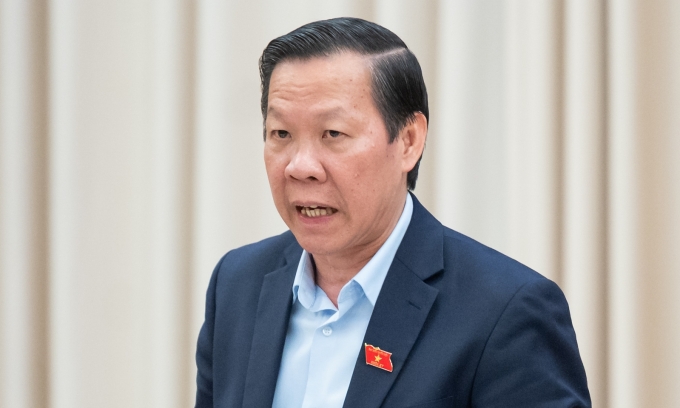 Chủ nhiệm Ủy ban Kinh tế Tài chính Phan Văn Mãi trình bày thẩm tra dự thảo. Ảnh: Media Quốc hội