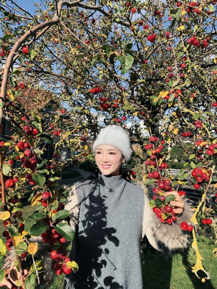 Giáng My dạo chơi làng cổ đẹp nhất nước Anh 9 Giáng My dạo chơi làng cổ đẹp nhất nước Anh - 8